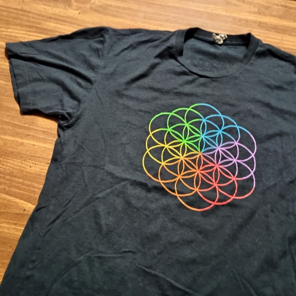 COLDPLAY CONCERT T-SHIRT - Large // Rock Band Music Tour Tee Shirt rainbow tees - Picture 4 of 12